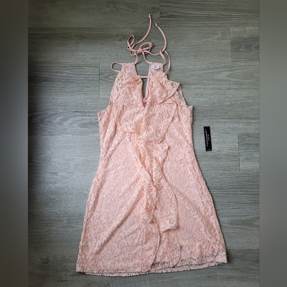 Venus lace front ruffle dress - Picture 2 of 7